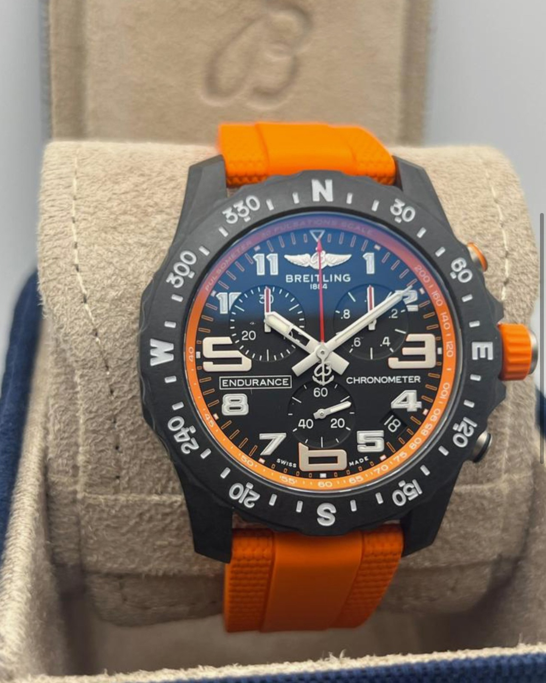 Breitling Endurance Pro X82310 44 mm Orange