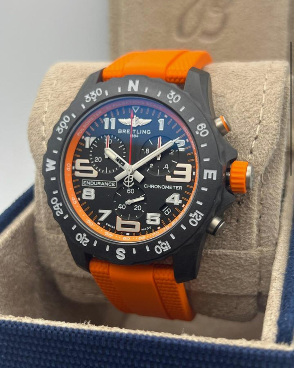 Breitling Endurance Pro X82310 44 mm Orange